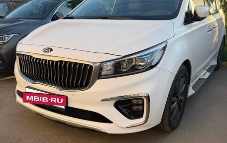 KIA Carnival III, 2019 год, 3 600 000 рублей, 21 фотография