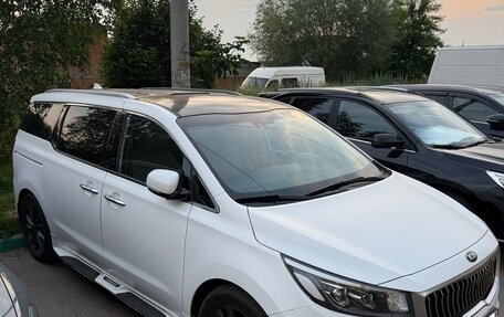 KIA Carnival III, 2019 год, 3 600 000 рублей, 24 фотография