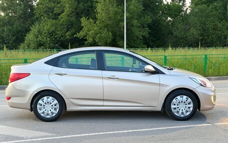 Hyundai Solaris II рестайлинг, 2011 год, 560 000 рублей, 4 фотография