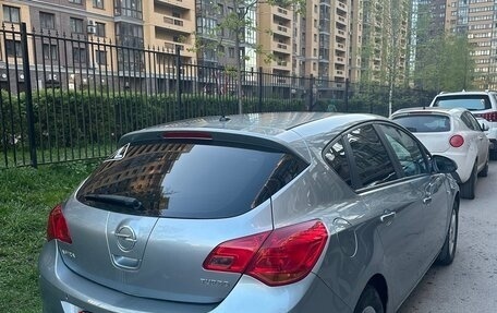 Opel Astra J, 2011 год, 650 000 рублей, 3 фотография