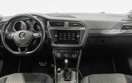 Volkswagen Tiguan II, 2018 год, 2 245 400 рублей, 6 фотография