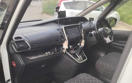 Nissan Serena IV, 2016 год, 1 620 000 рублей, 30 фотография