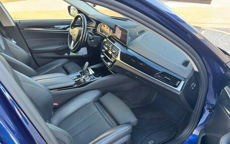BMW 5 серия, 2019 год, 2 700 000 рублей, 3 фотография