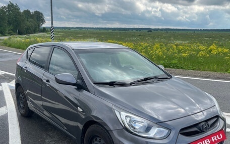 Hyundai Solaris II рестайлинг, 2012 год, 650 000 рублей, 3 фотография