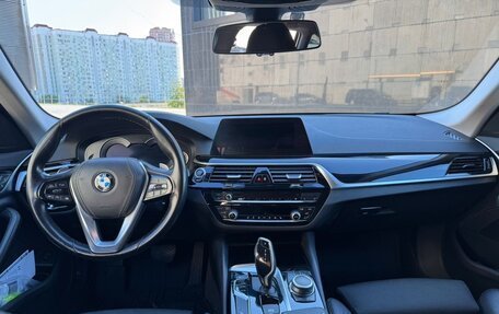 BMW 5 серия, 2019 год, 2 700 000 рублей, 18 фотография