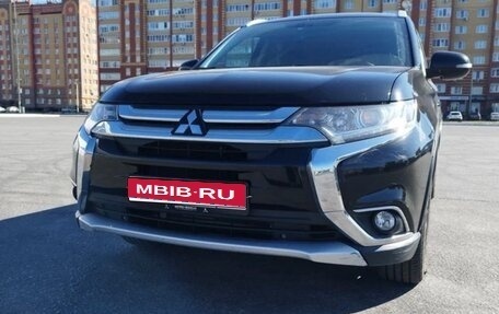 Mitsubishi Outlander III рестайлинг 3, 2015 год, 1 680 000 рублей, 1 фотография