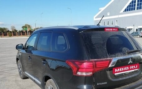 Mitsubishi Outlander III рестайлинг 3, 2015 год, 1 680 000 рублей, 2 фотография