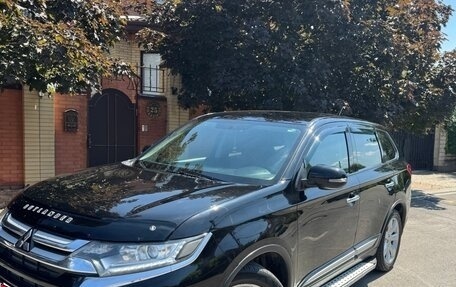 Mitsubishi Outlander III рестайлинг 3, 2015 год, 1 850 000 рублей, 1 фотография