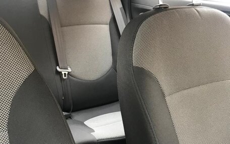 Hyundai Solaris II рестайлинг, 2011 год, 1 250 000 рублей, 8 фотография