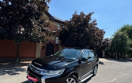 Mitsubishi Outlander III рестайлинг 3, 2015 год, 1 850 000 рублей, 3 фотография