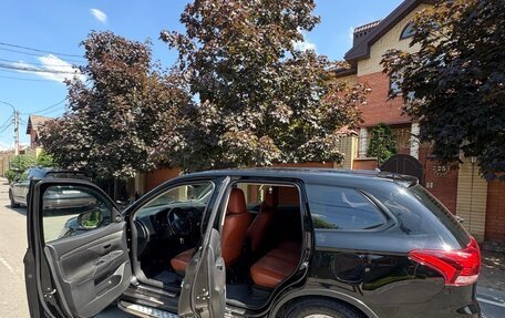 Mitsubishi Outlander III рестайлинг 3, 2015 год, 1 850 000 рублей, 12 фотография