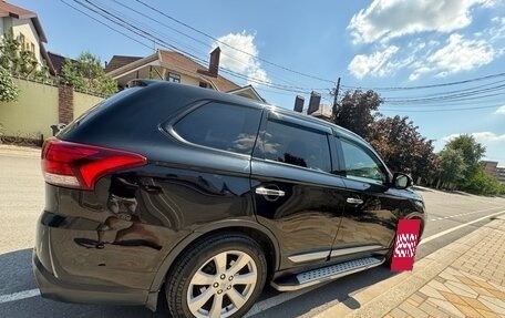 Mitsubishi Outlander III рестайлинг 3, 2015 год, 1 850 000 рублей, 10 фотография