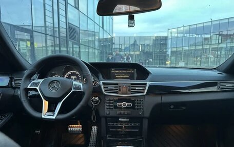Mercedes-Benz E-Класс, 2011 год, 1 700 000 рублей, 5 фотография