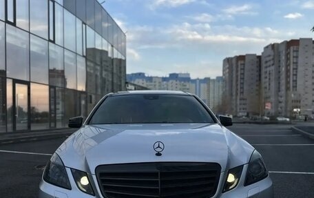 Mercedes-Benz E-Класс, 2011 год, 1 700 000 рублей, 2 фотография