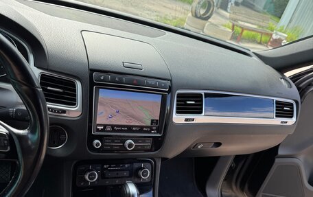 Volkswagen Touareg III, 2016 год, 3 300 000 рублей, 3 фотография