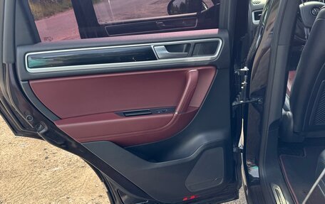 Volkswagen Touareg III, 2016 год, 3 300 000 рублей, 12 фотография