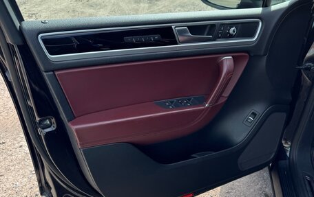 Volkswagen Touareg III, 2016 год, 3 300 000 рублей, 14 фотография
