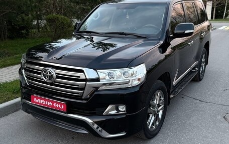Toyota Land Cruiser 200, 2015 год, 4 870 000 рублей, 1 фотография