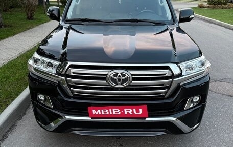 Toyota Land Cruiser 200, 2015 год, 4 870 000 рублей, 3 фотография