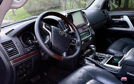 Toyota Land Cruiser 200, 2015 год, 4 870 000 рублей, 16 фотография