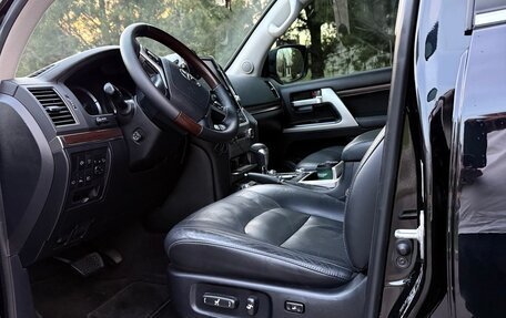 Toyota Land Cruiser 200, 2015 год, 4 870 000 рублей, 17 фотография