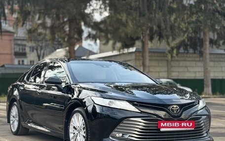 Toyota Camry, 2021 год, 2 800 000 рублей, 8 фотография