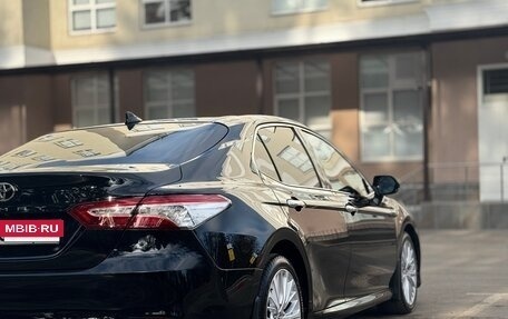 Toyota Camry, 2021 год, 2 800 000 рублей, 5 фотография