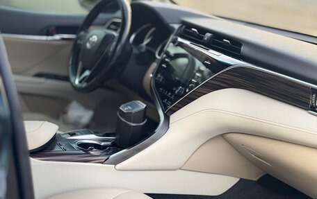 Toyota Camry, 2021 год, 2 800 000 рублей, 15 фотография