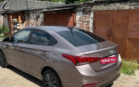 Hyundai Solaris II рестайлинг, 2018 год, 1 300 000 рублей, 4 фотография