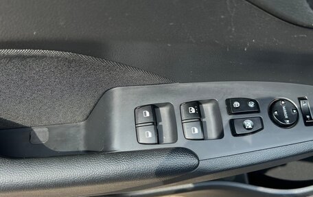 Hyundai Solaris II рестайлинг, 2018 год, 1 300 000 рублей, 21 фотография