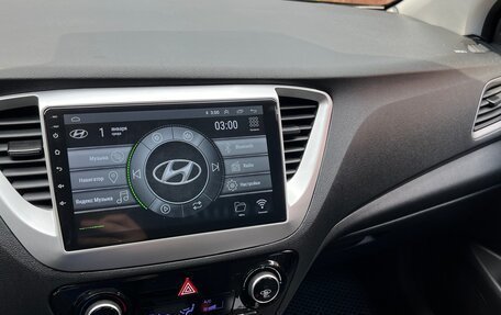 Hyundai Solaris II рестайлинг, 2018 год, 1 300 000 рублей, 27 фотография