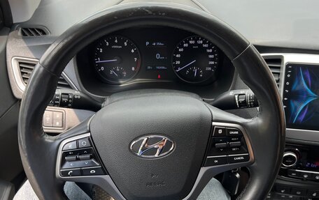 Hyundai Solaris II рестайлинг, 2018 год, 1 300 000 рублей, 24 фотография