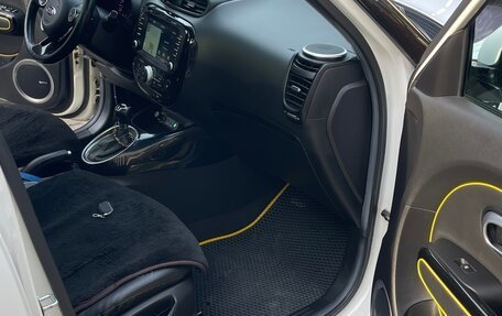KIA Soul II рестайлинг, 2015 год, 1 080 000 рублей, 23 фотография