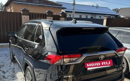 Toyota RAV4, 2020 год, 3 800 000 рублей, 2 фотография