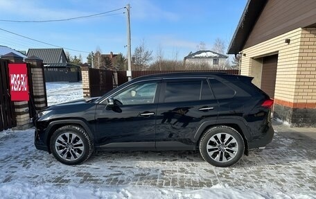 Toyota RAV4, 2020 год, 3 800 000 рублей, 10 фотография
