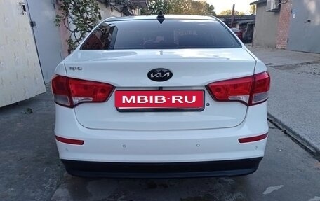 KIA Rio III рестайлинг, 2017 год, 935 000 рублей, 3 фотография