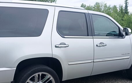Cadillac Escalade III, 2011 год, 2 300 000 рублей, 8 фотография