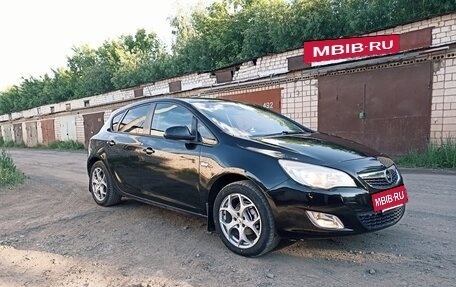 Opel Astra J, 2011 год, 650 000 рублей, 3 фотография