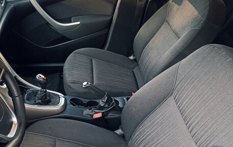 Opel Astra J, 2011 год, 650 000 рублей, 10 фотография