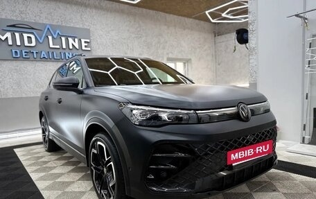 Volkswagen Tiguan, 2024 год, 4 200 000 рублей, 3 фотография