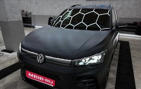 Volkswagen Tiguan, 2024 год, 4 200 000 рублей, 5 фотография