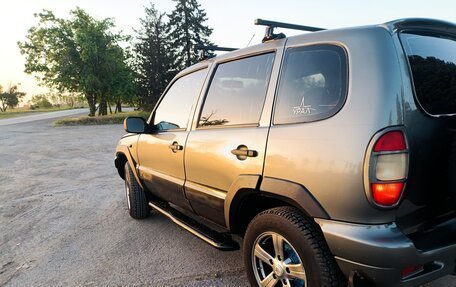 Chevrolet Niva I рестайлинг, 2004 год, 370 000 рублей, 1 фотография