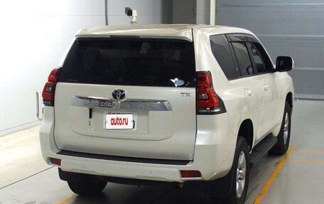 Toyota Land Cruiser Prado 150 рестайлинг 2, 2017 год, 4 000 000 рублей, 11 фотография