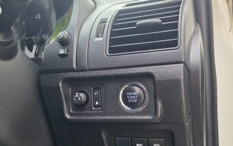 Toyota Land Cruiser Prado 150 рестайлинг 2, 2017 год, 4 000 000 рублей, 13 фотография