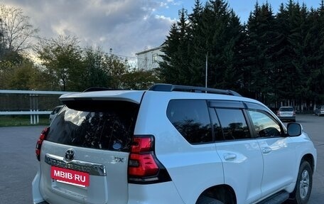 Toyota Land Cruiser Prado 150 рестайлинг 2, 2017 год, 4 000 000 рублей, 4 фотография