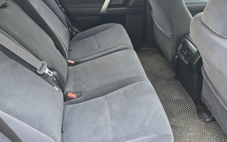 Toyota Land Cruiser Prado 150 рестайлинг 2, 2017 год, 4 000 000 рублей, 17 фотография