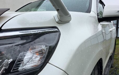 Toyota Land Cruiser Prado 150 рестайлинг 2, 2017 год, 4 000 000 рублей, 29 фотография