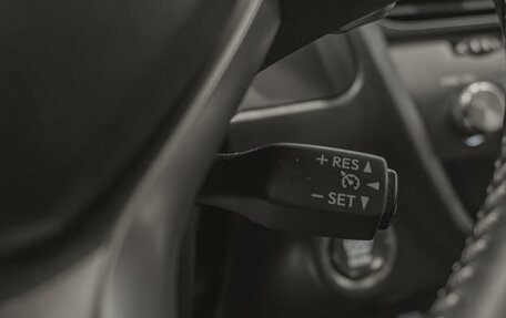 Lexus RX IV рестайлинг, 2020 год, 4 680 000 рублей, 30 фотография