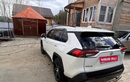 Toyota RAV4, 2019 год, 3 480 000 рублей, 5 фотография