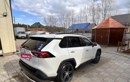 Toyota RAV4, 2019 год, 3 480 000 рублей, 3 фотография